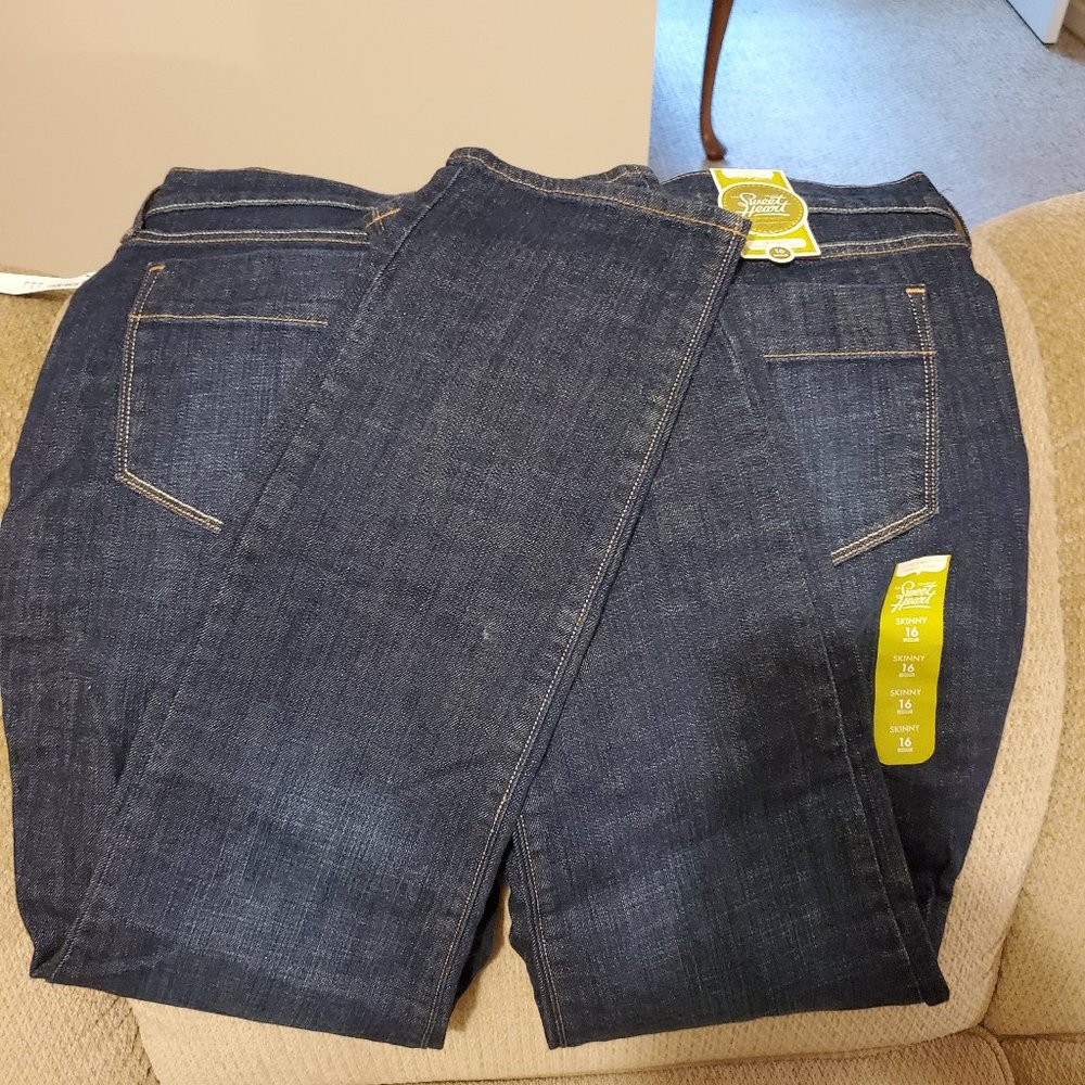 Old Navy Sweetheart Skinny Jeans